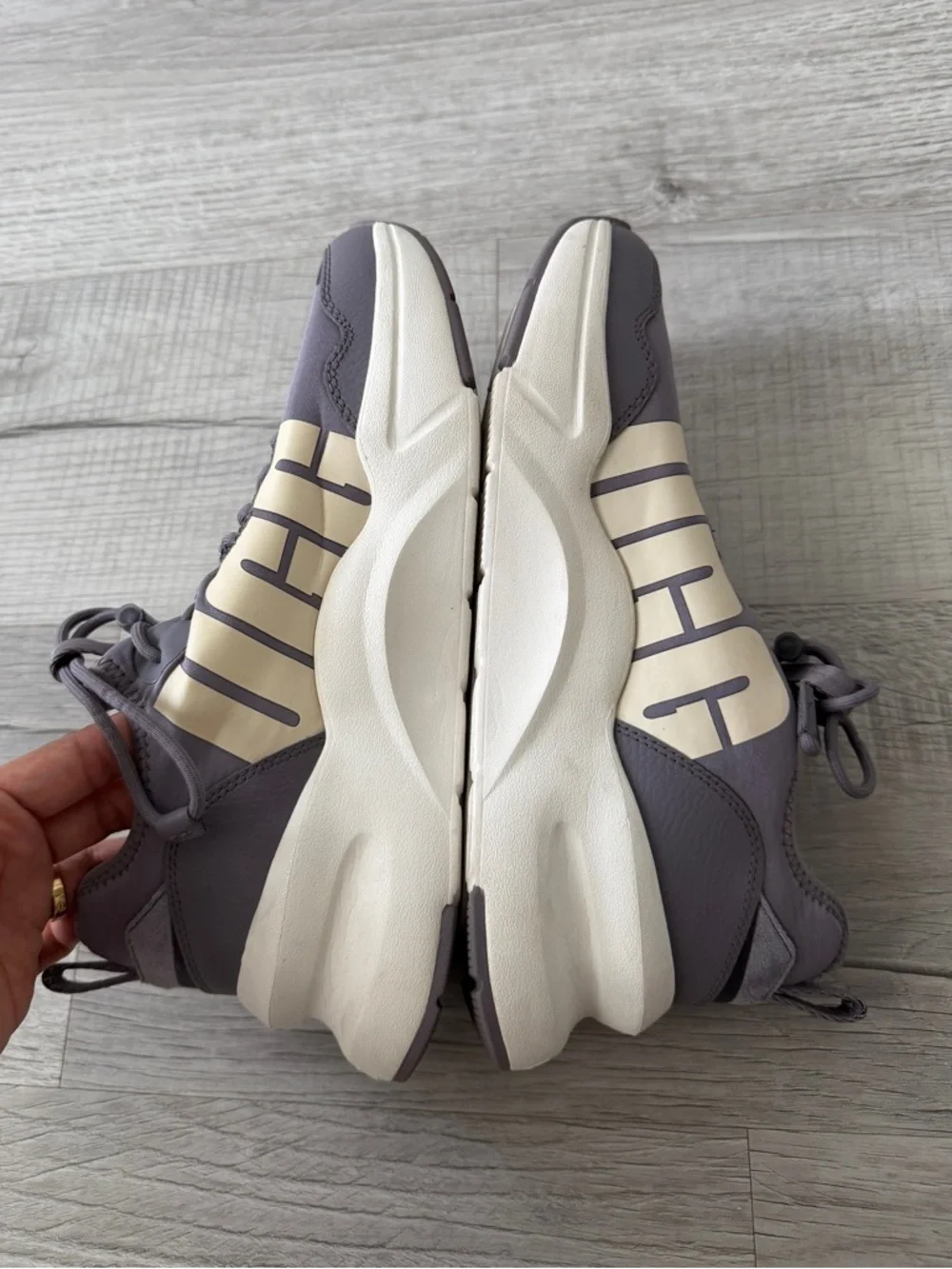 UGH La Daze Women's Sneakers - Picture 3 of 6